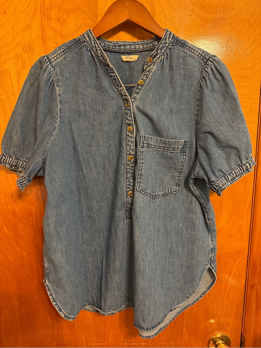 PILCRO Anthropologie THE ALY DENIM SHIRT TOP Puff Sleeves Ruffle SZ Large
